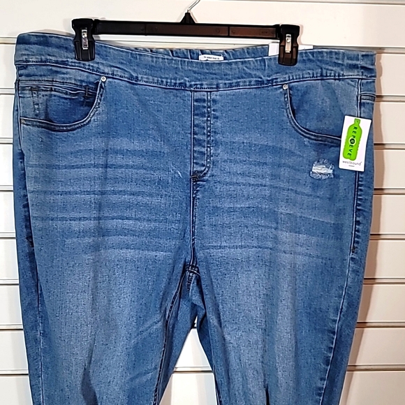 Westbound Woman Distressed Denim 24W High Rise Skinny Crop - Picture 1 of 10
